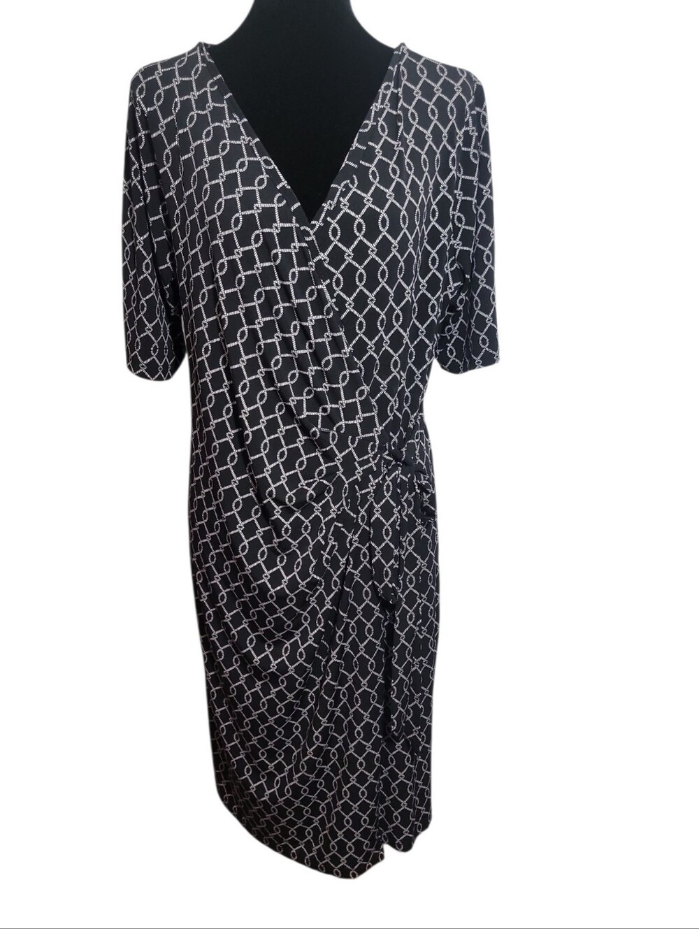 Motherhood maternity black white chain print v neck tie wrap dress size large